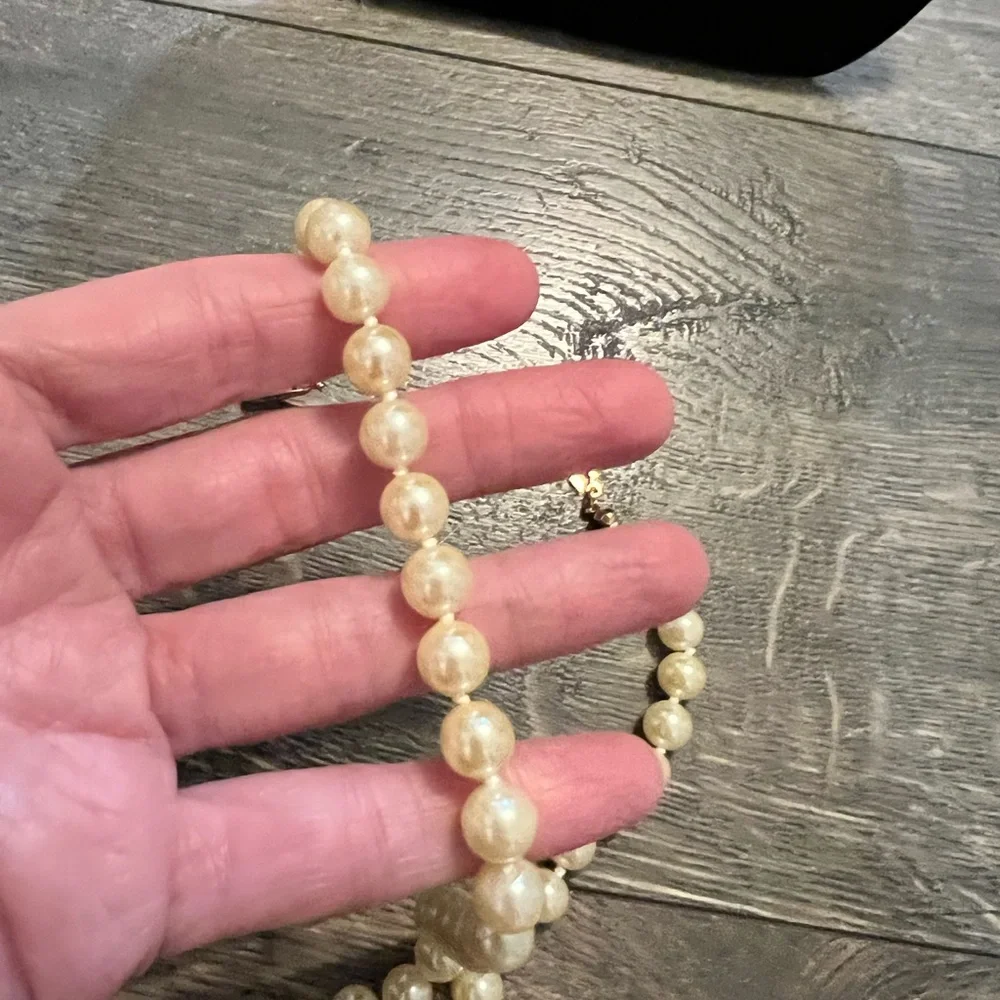 Avon Faux Pearl‎ Necklace